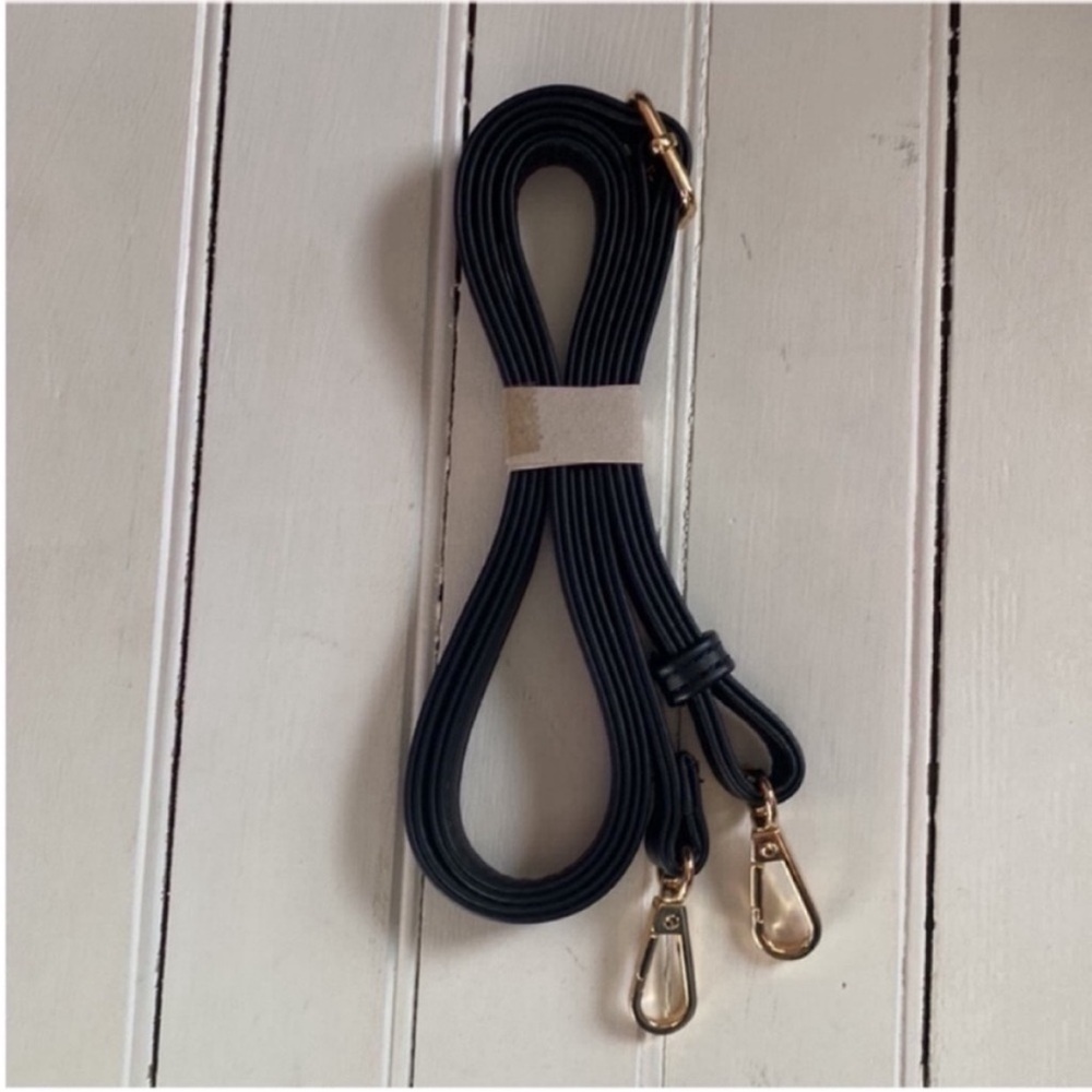 AOTA Elena Bucket Bag Black - Picture 8 of 8